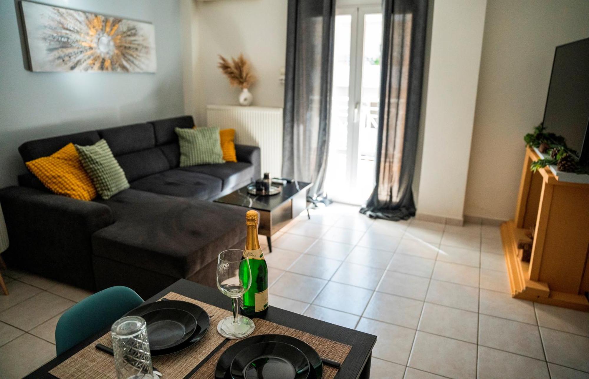 Gk Suites-Constantin View , Auto Check-In 24H Larissa Zewnętrze zdjęcie